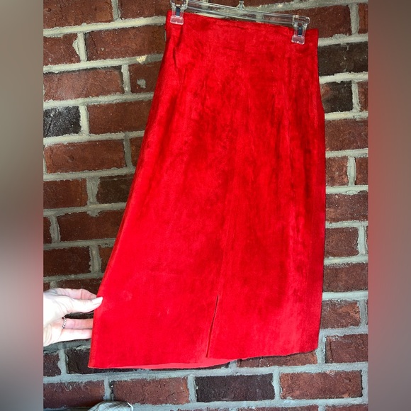 Custom made vintage Red suede wrap skirt by Patricia Wolfe in Texas - Picture 11 of 11